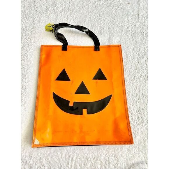 Black and orange Halloween jack-o’-lantern tote bag - Picture 1 of 3
